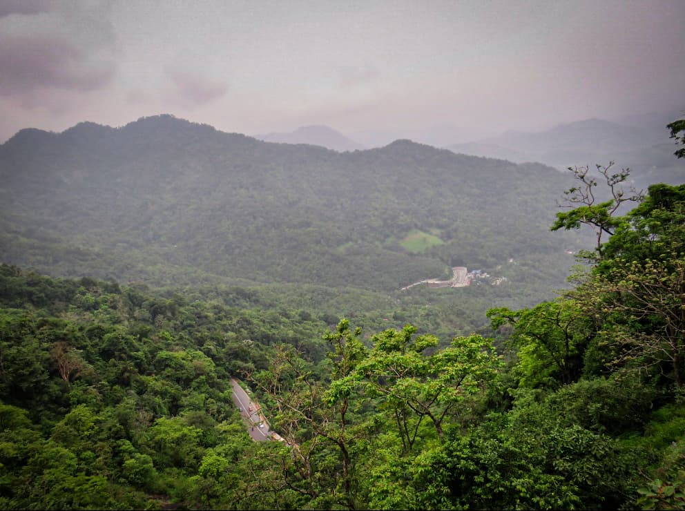  A  spectacular view of the Lakkidi View Point