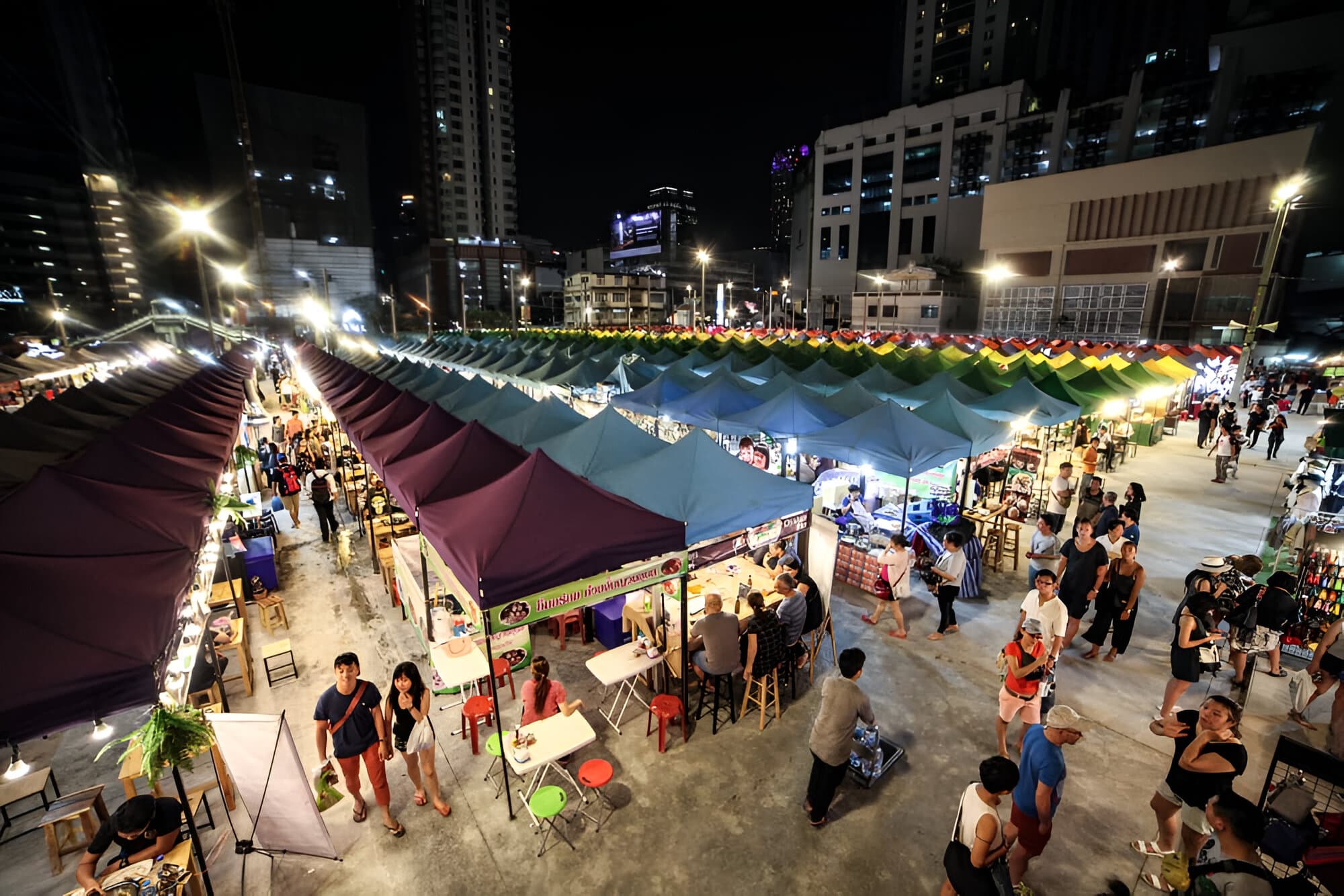 talad neon night market