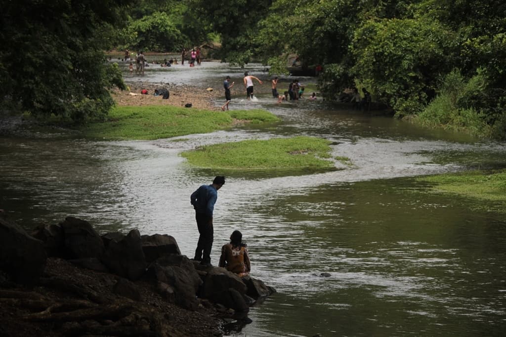 People in Sanjay Gandhi National Park