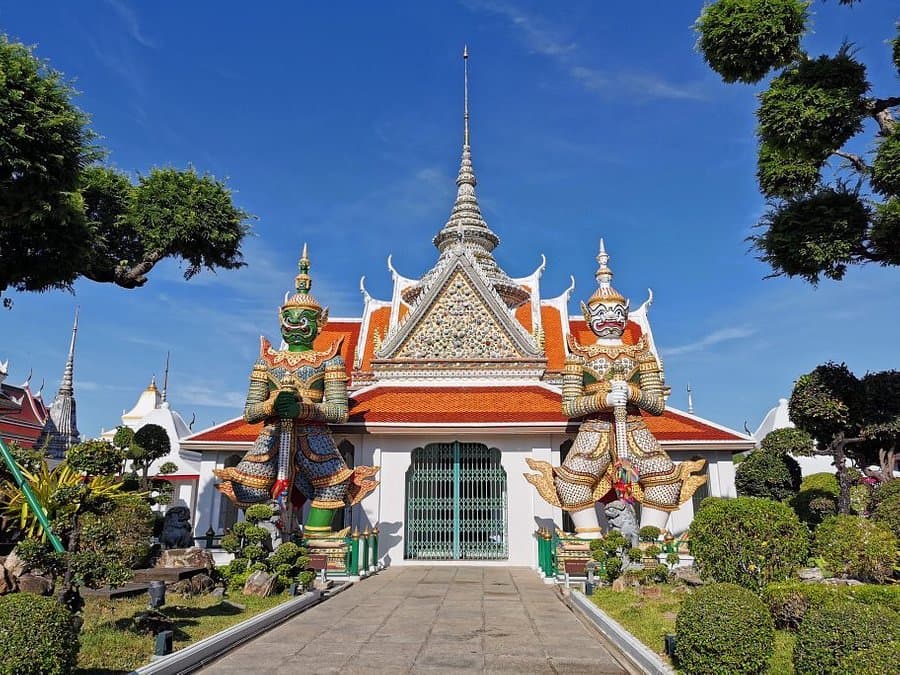 Wat Arun Entrance