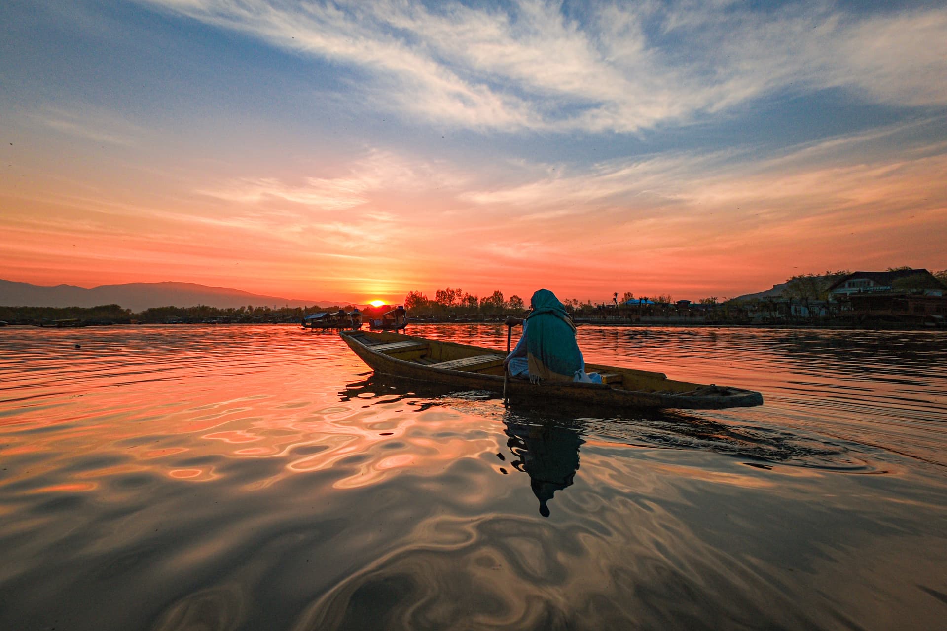sunset at dal lake