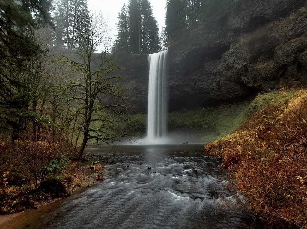 View of silver cascade falls