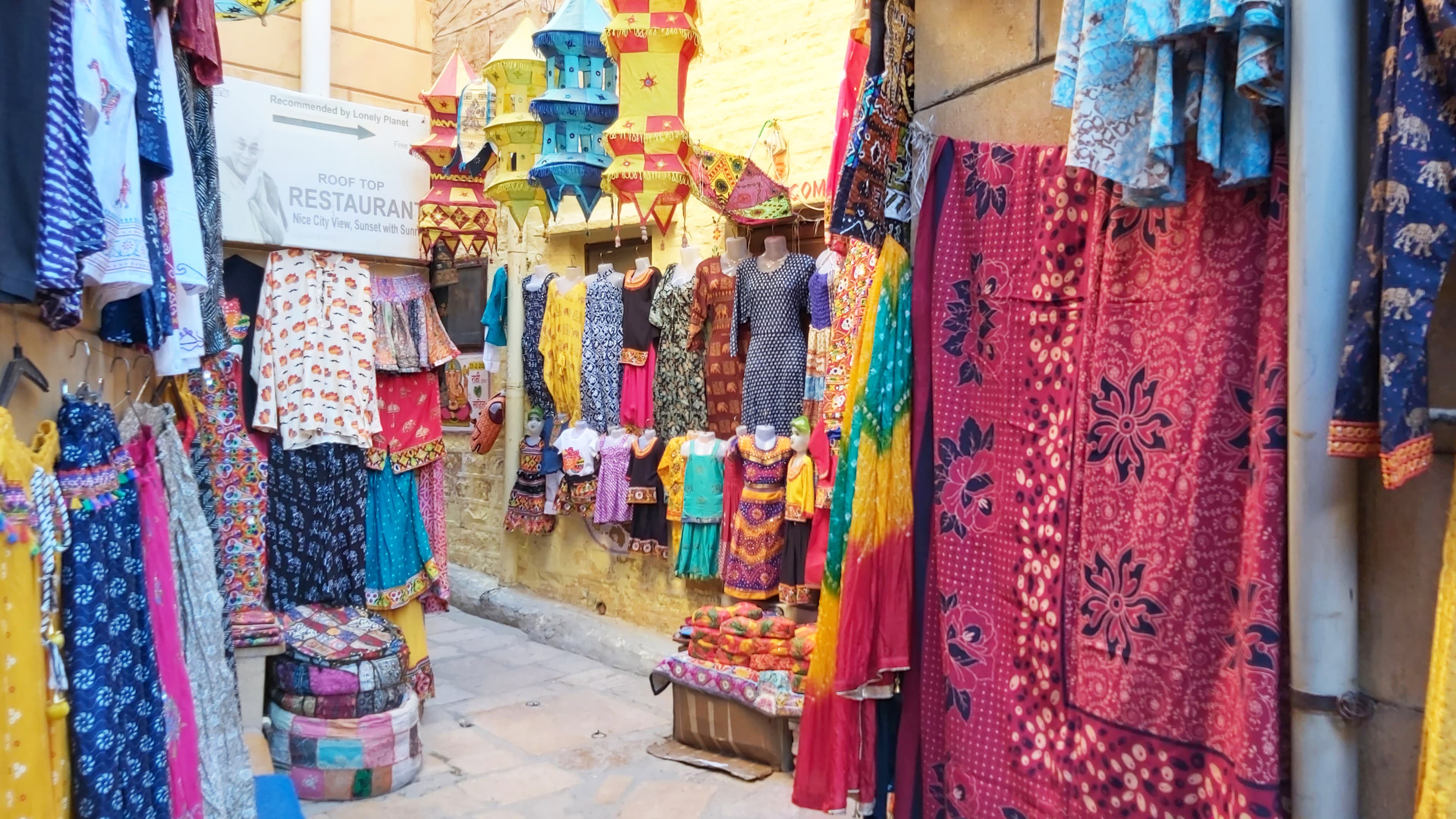 Keylong Market shops