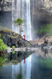 A beautiful reflection in Soormane falls