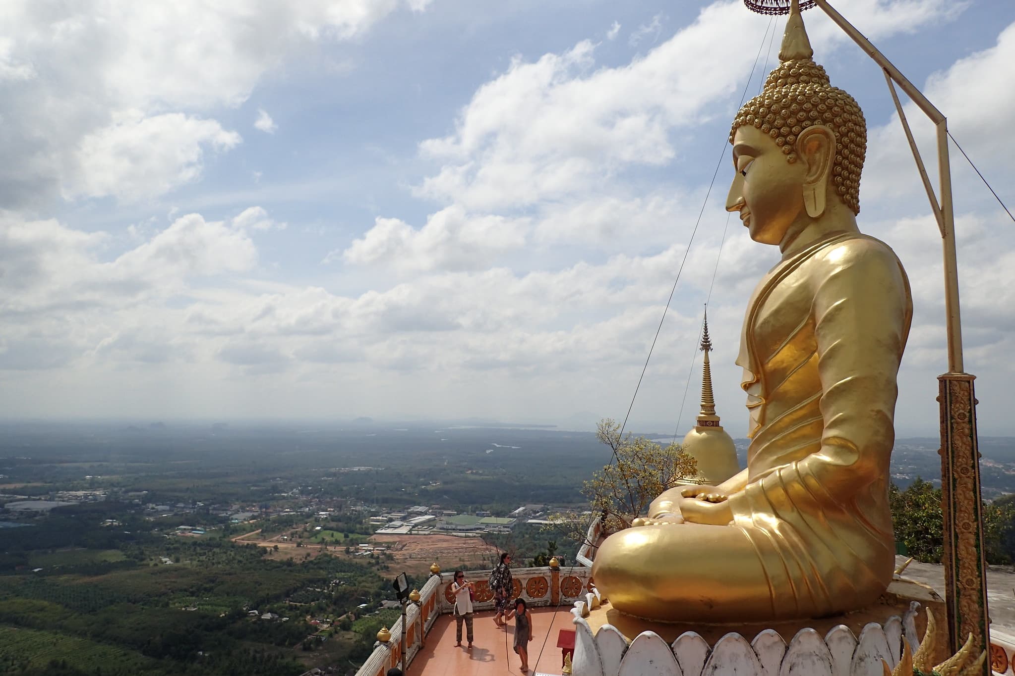 Buddha staute