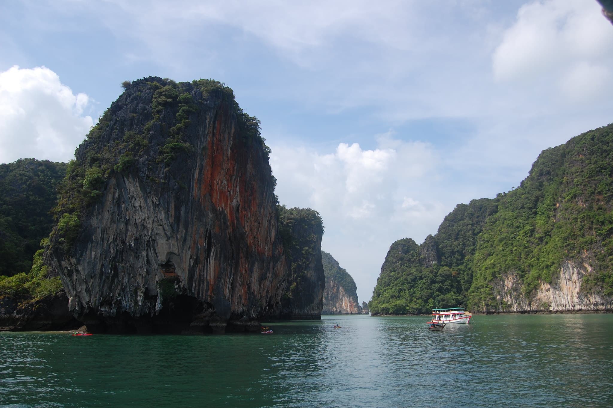 Boating at Hong Island 