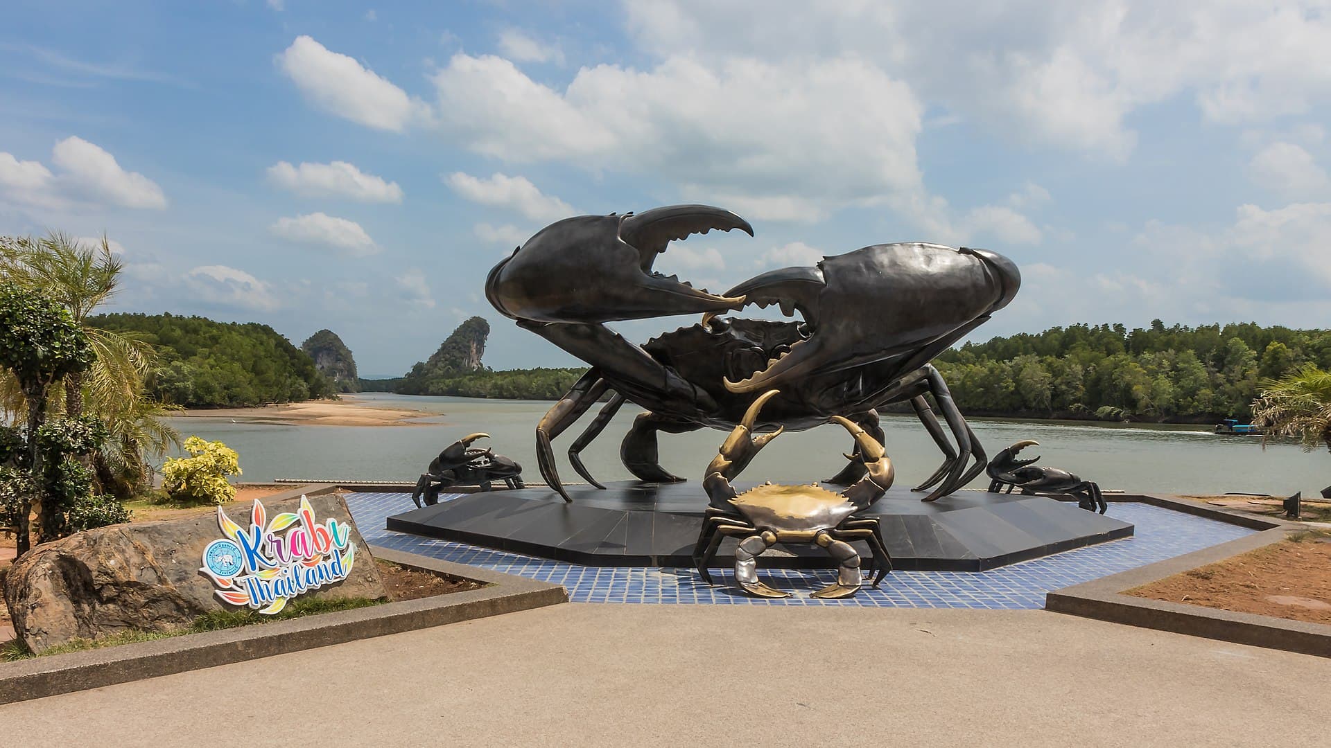 crab sculpture