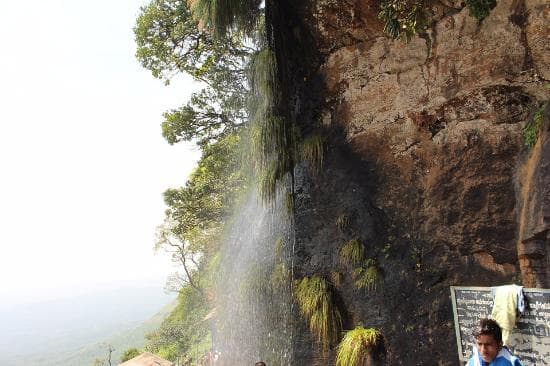 Manikyadhara Falls, Baba Budangiri