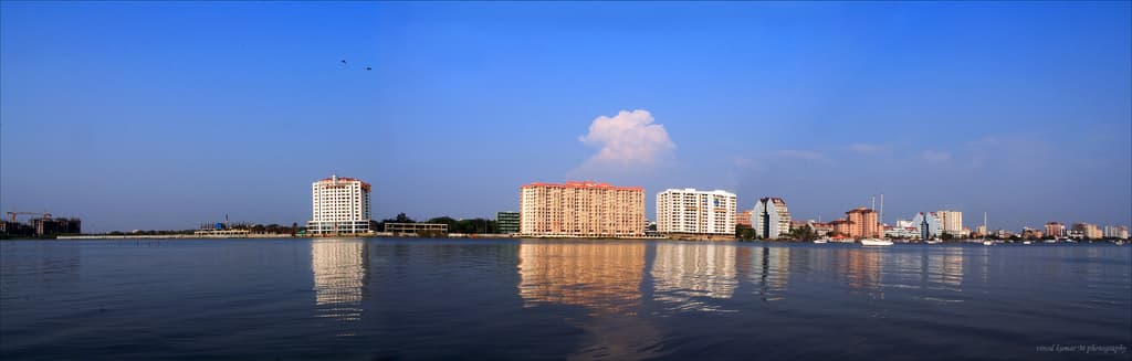 Hotels on the banks of Marine Drive