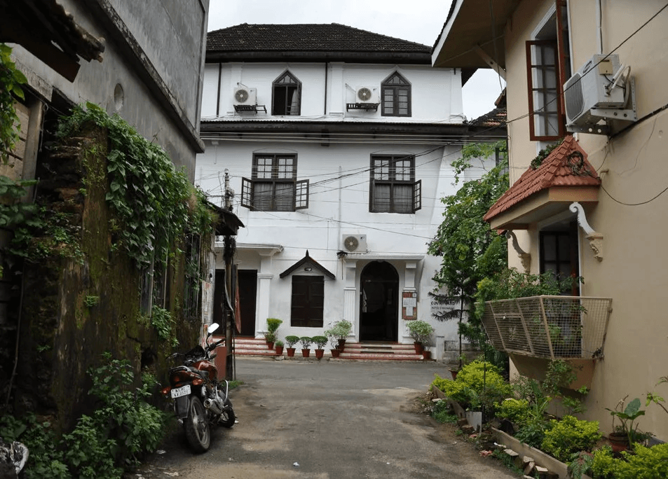 Old Courtyard Hotel