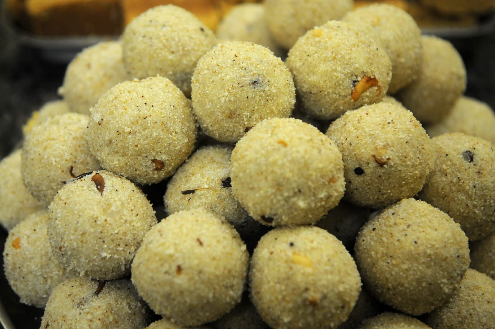 Rava Ladoo