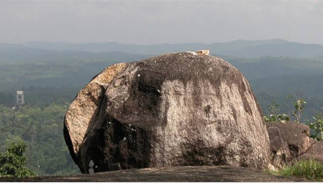 Single rock view of Pandavan Rock 