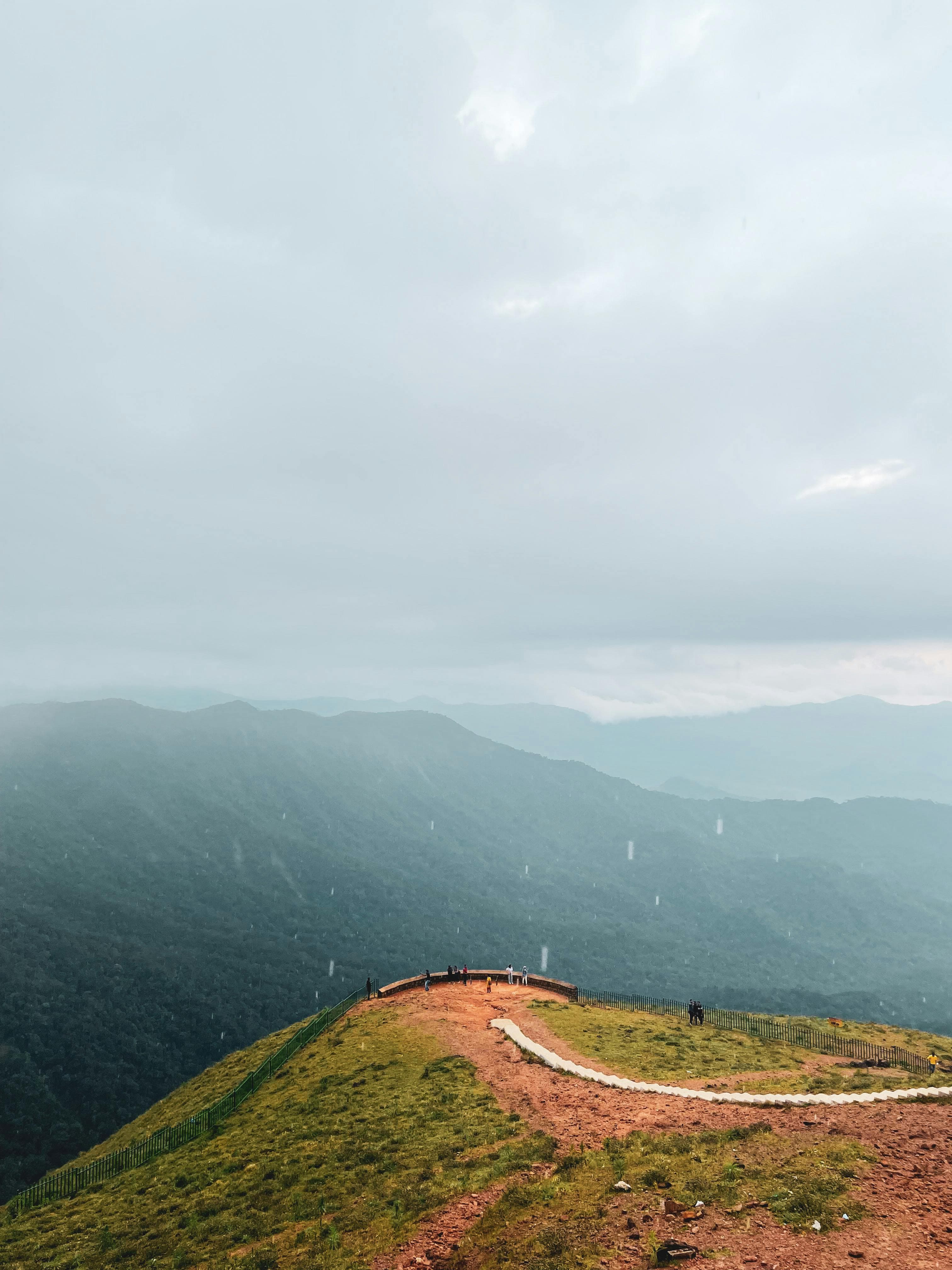 Road trail in Mandalpatti Peak