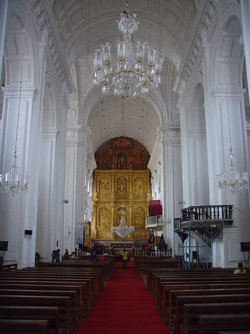 Inside view of Se Cathedral,