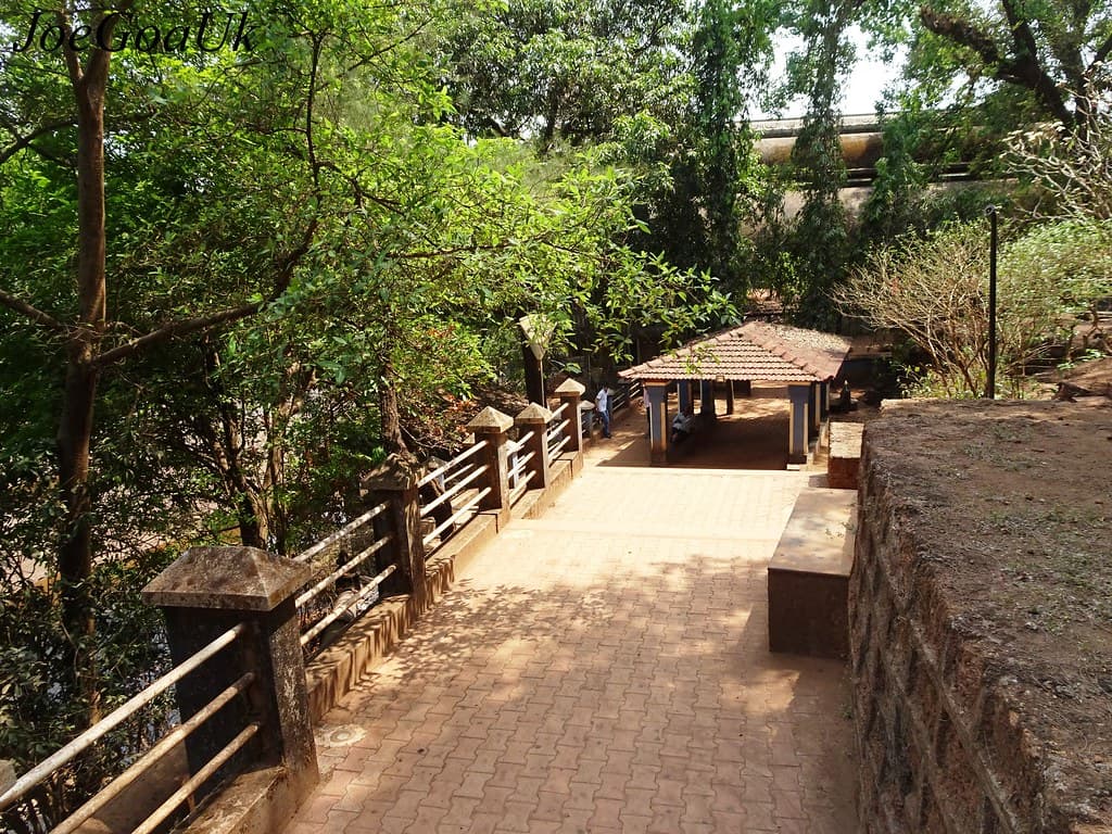 Entrance to Harvalem Waterfalls