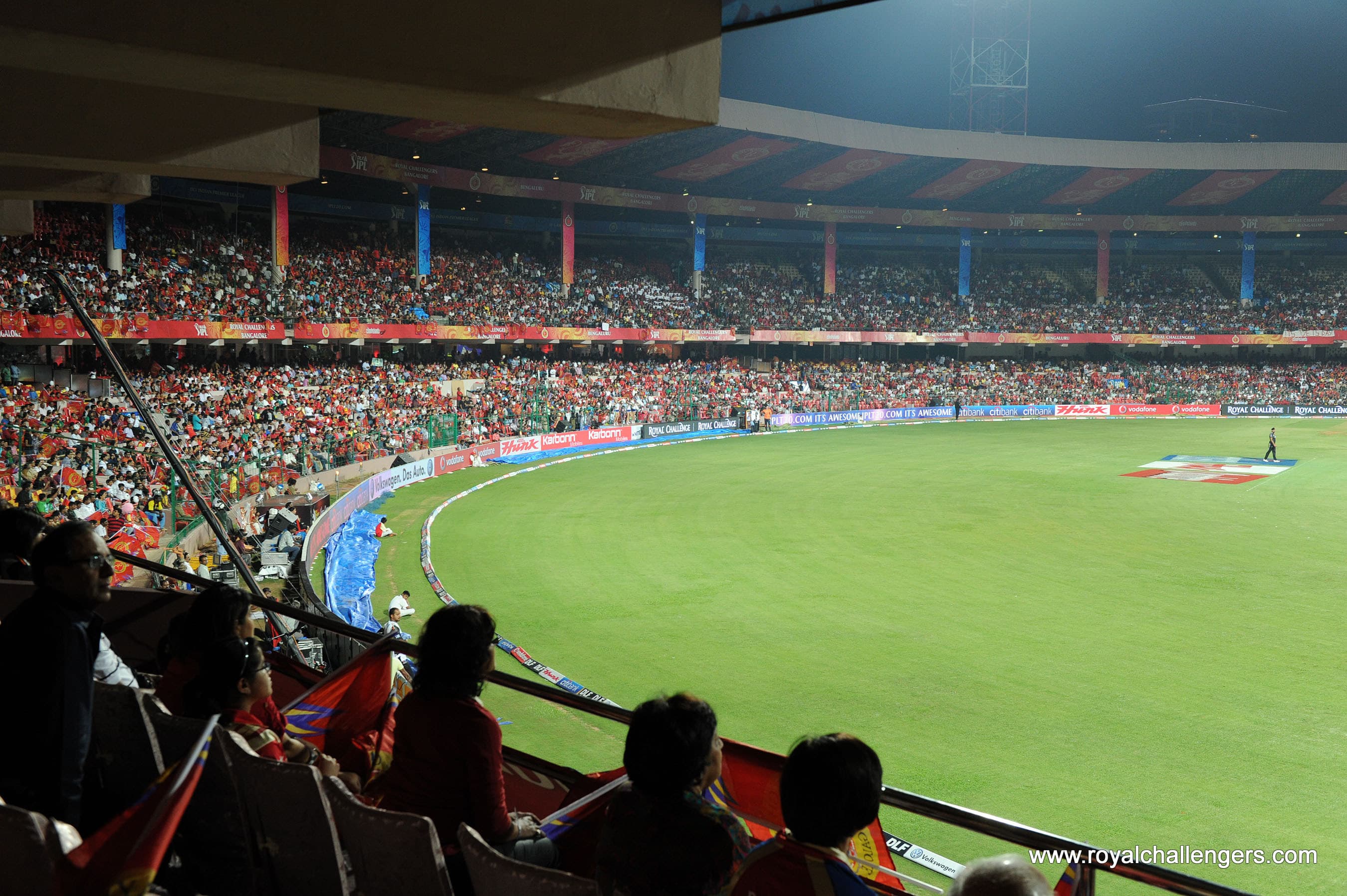 RCB fans at chinnaswamy stadium