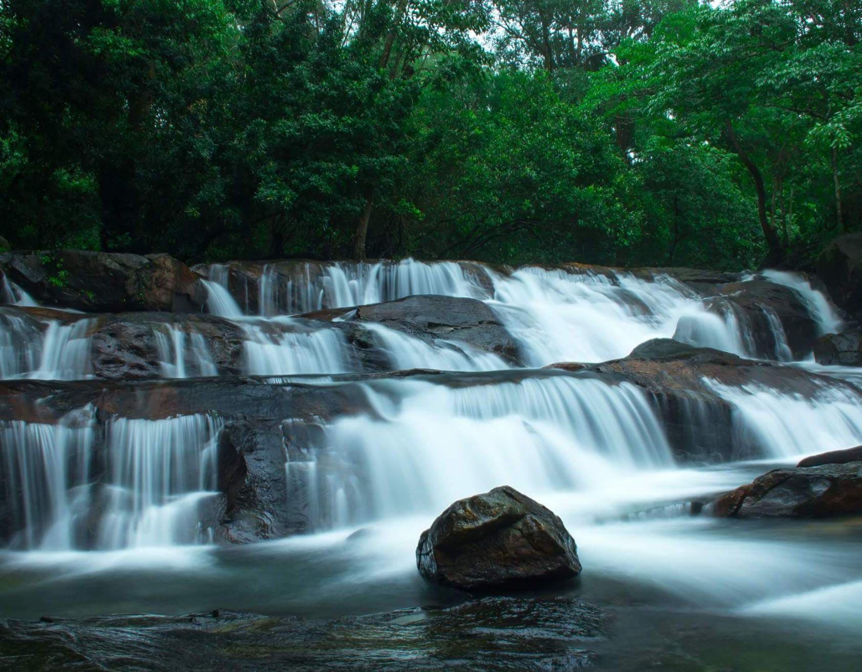 Monsoon season view of Mookanamane Falls