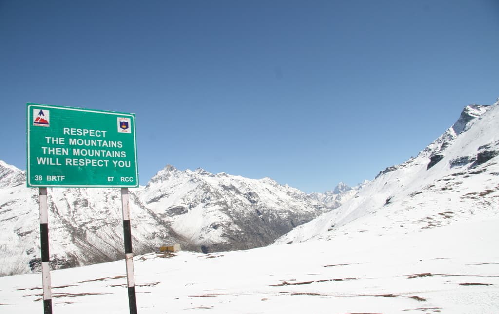 Snow-covered Rohtang Pass