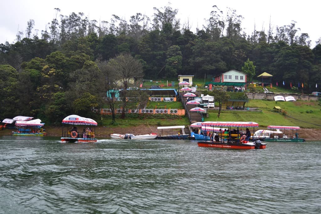 People boating in ooty lake