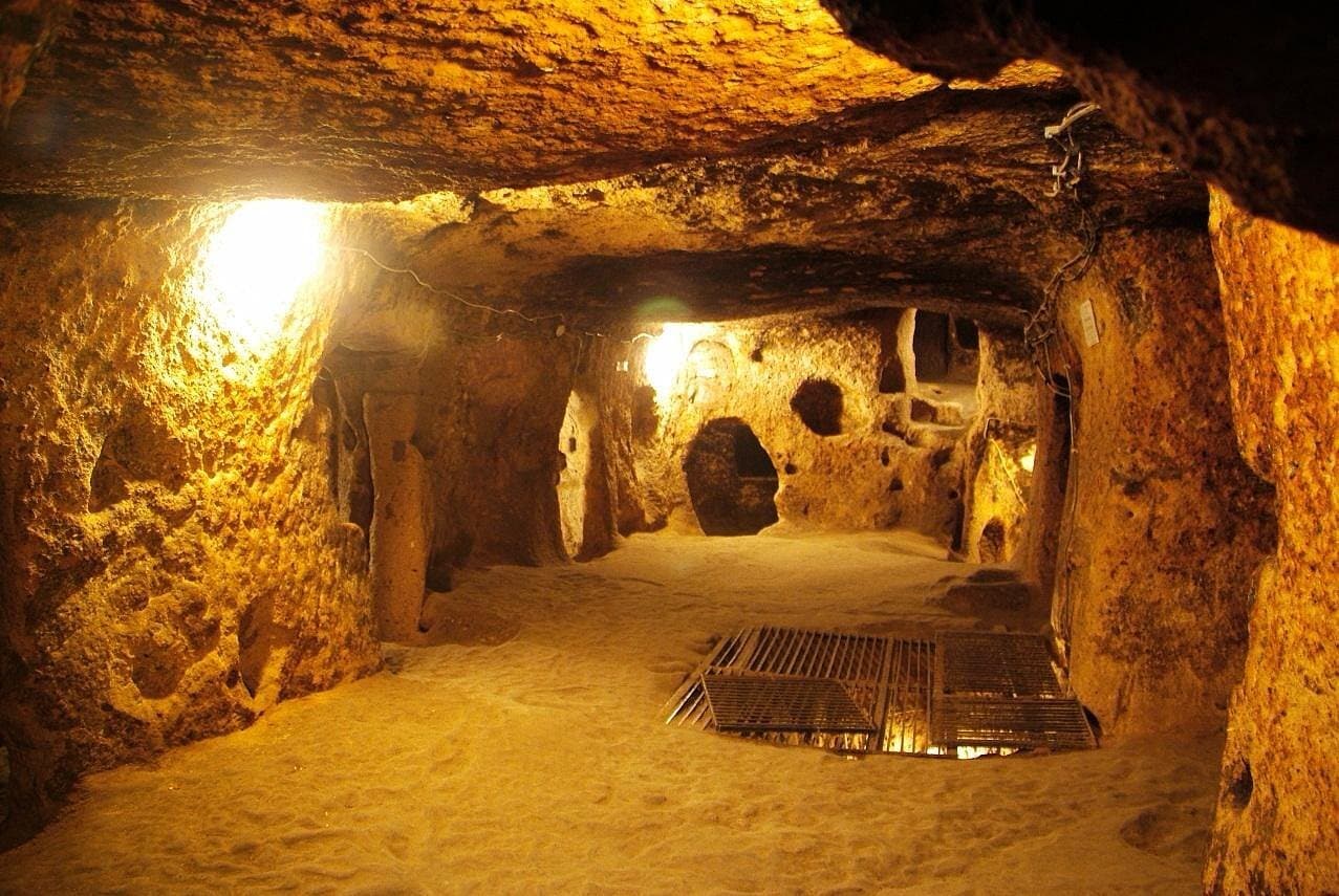 Inside the Cu Chi Tunnels