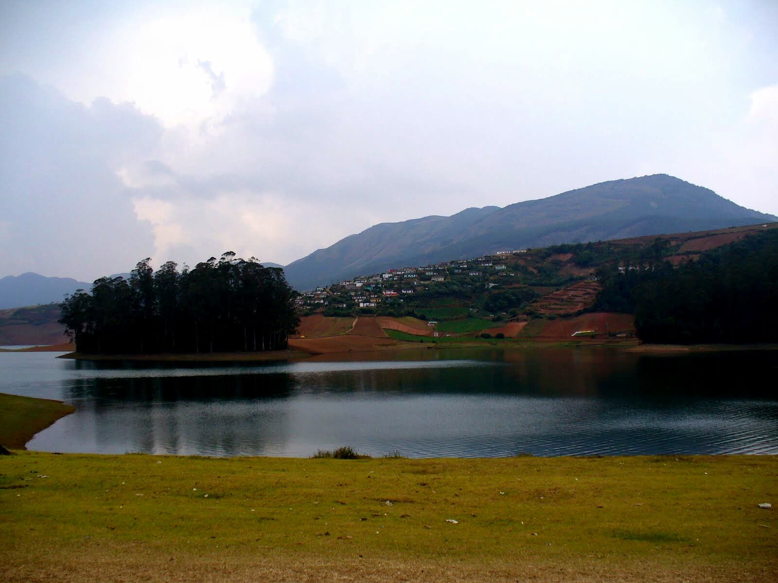 Dusky climate picture of Emerald Lake