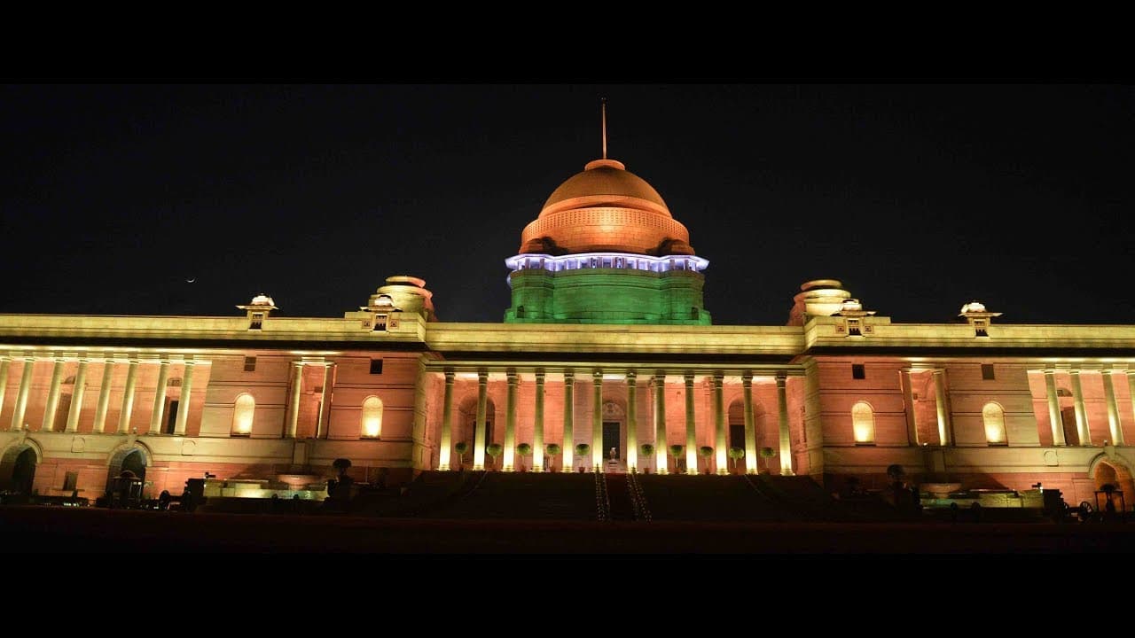 Rashtrapati Bhavan at night