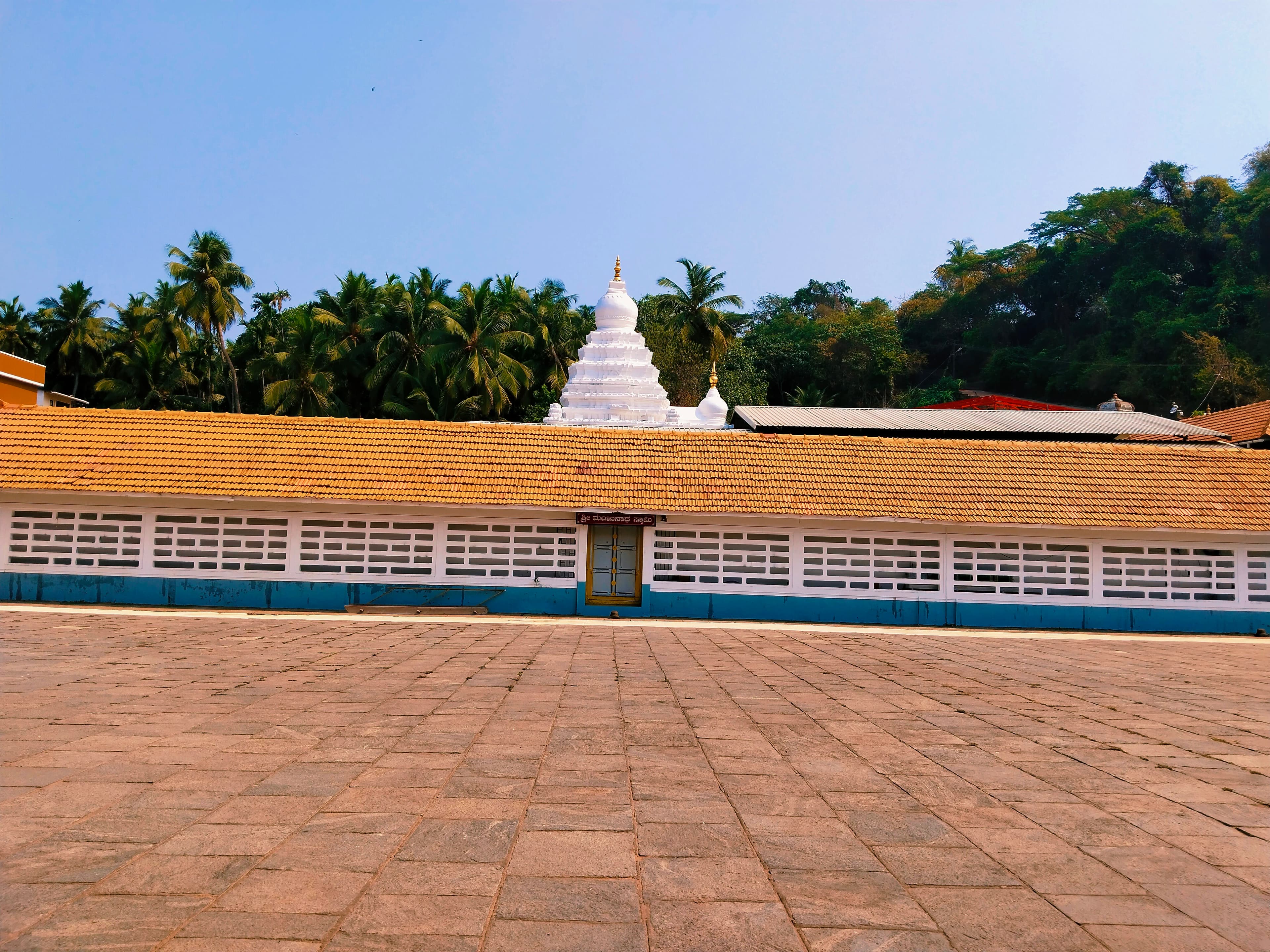 Inside space in Kadri Manjunath Temple