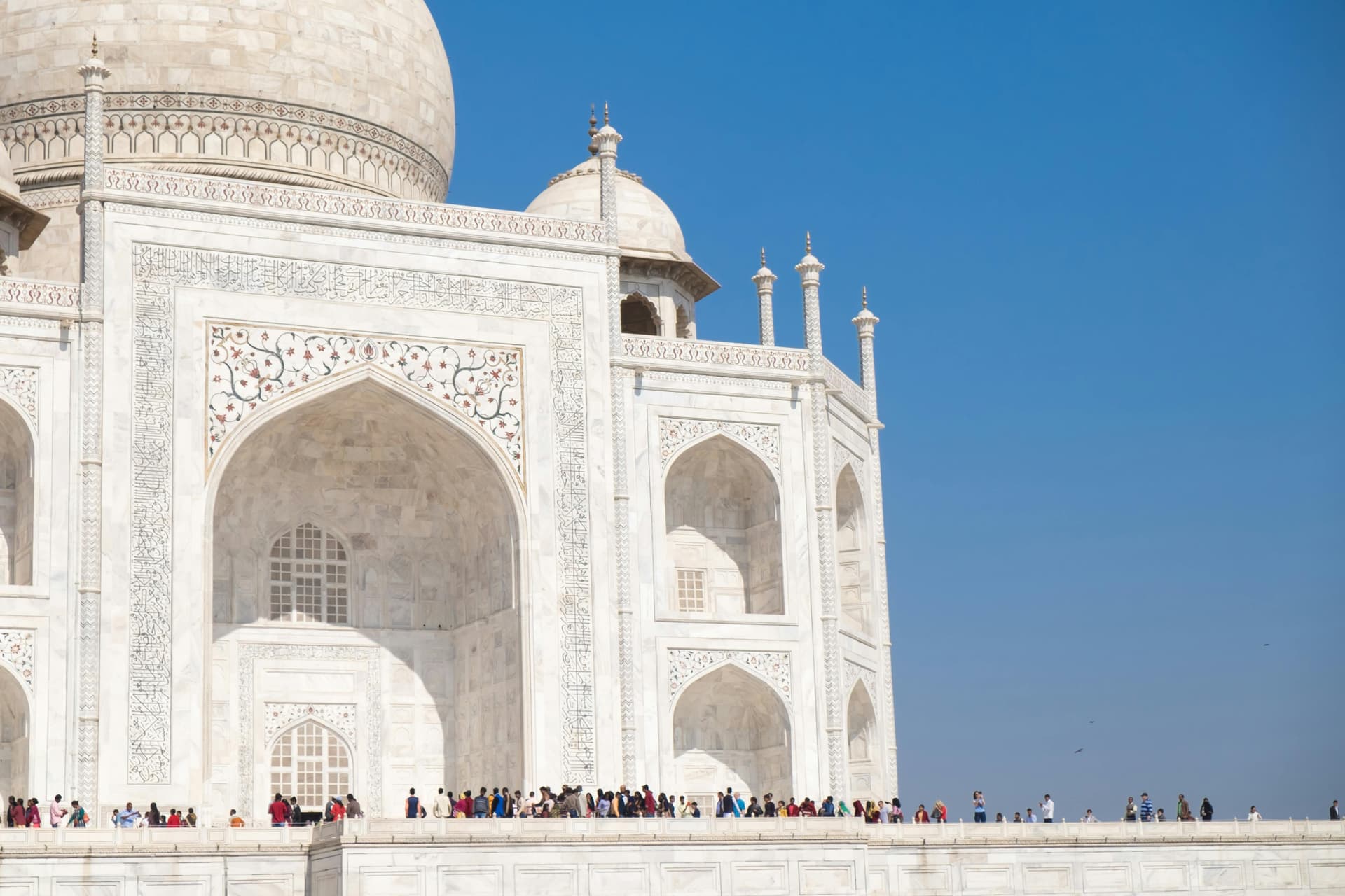 Taj Mahal's white marble dome
