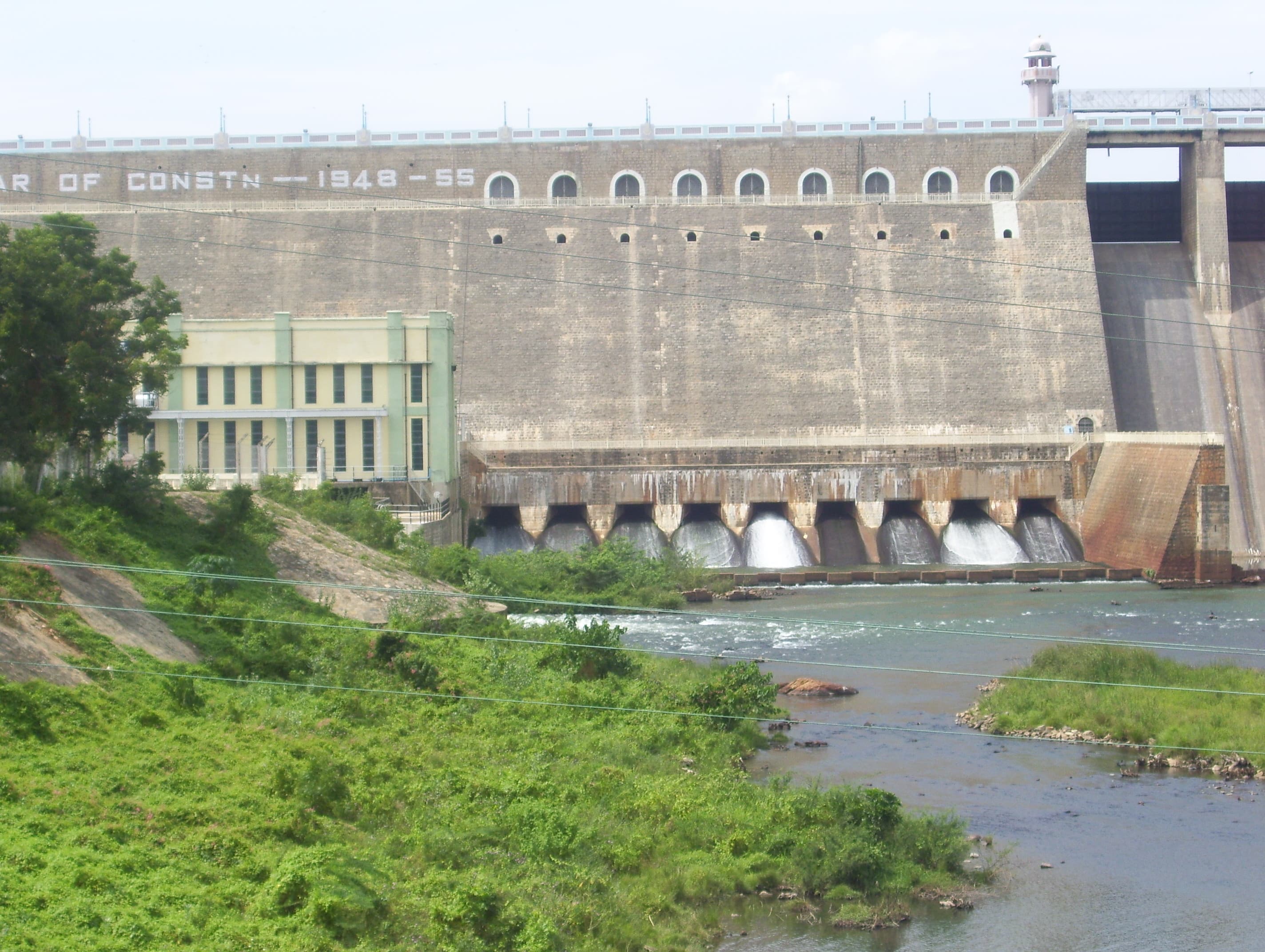 Mid-day front view of Siruvani Dam