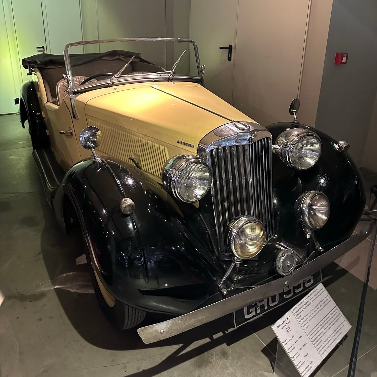 Vintage cars in Gedee Car Museum