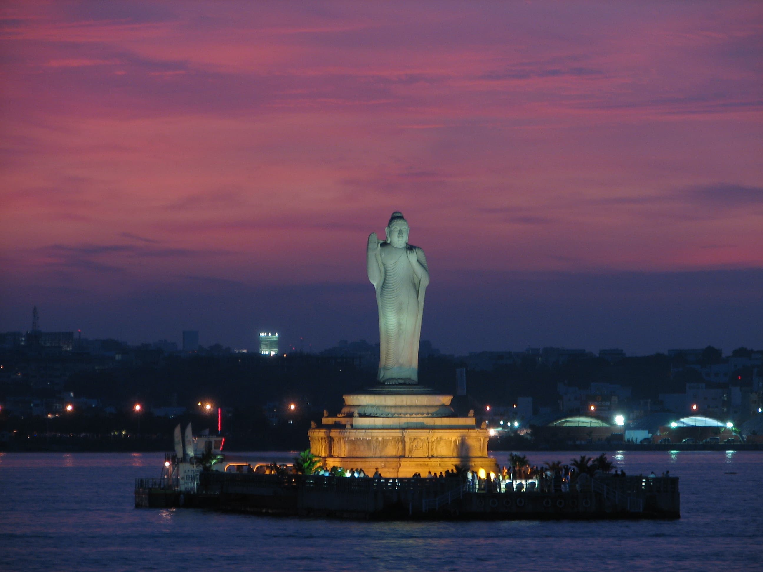 Hussain Sagar Lake at night