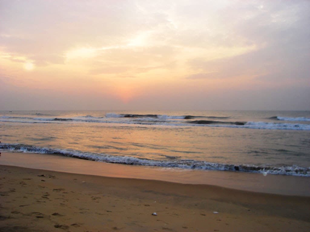 View of Elliot's Beach in the Dawn