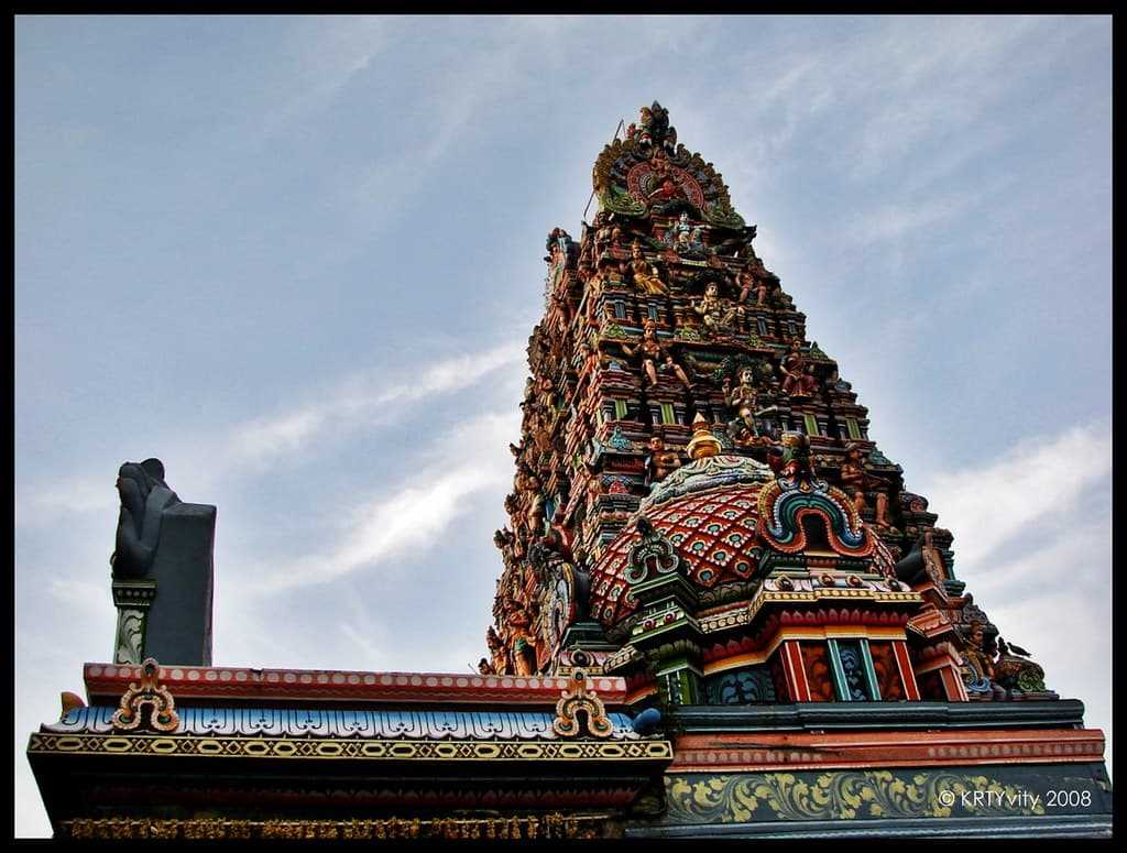 Outside view of Vadapalani Murugan Temple