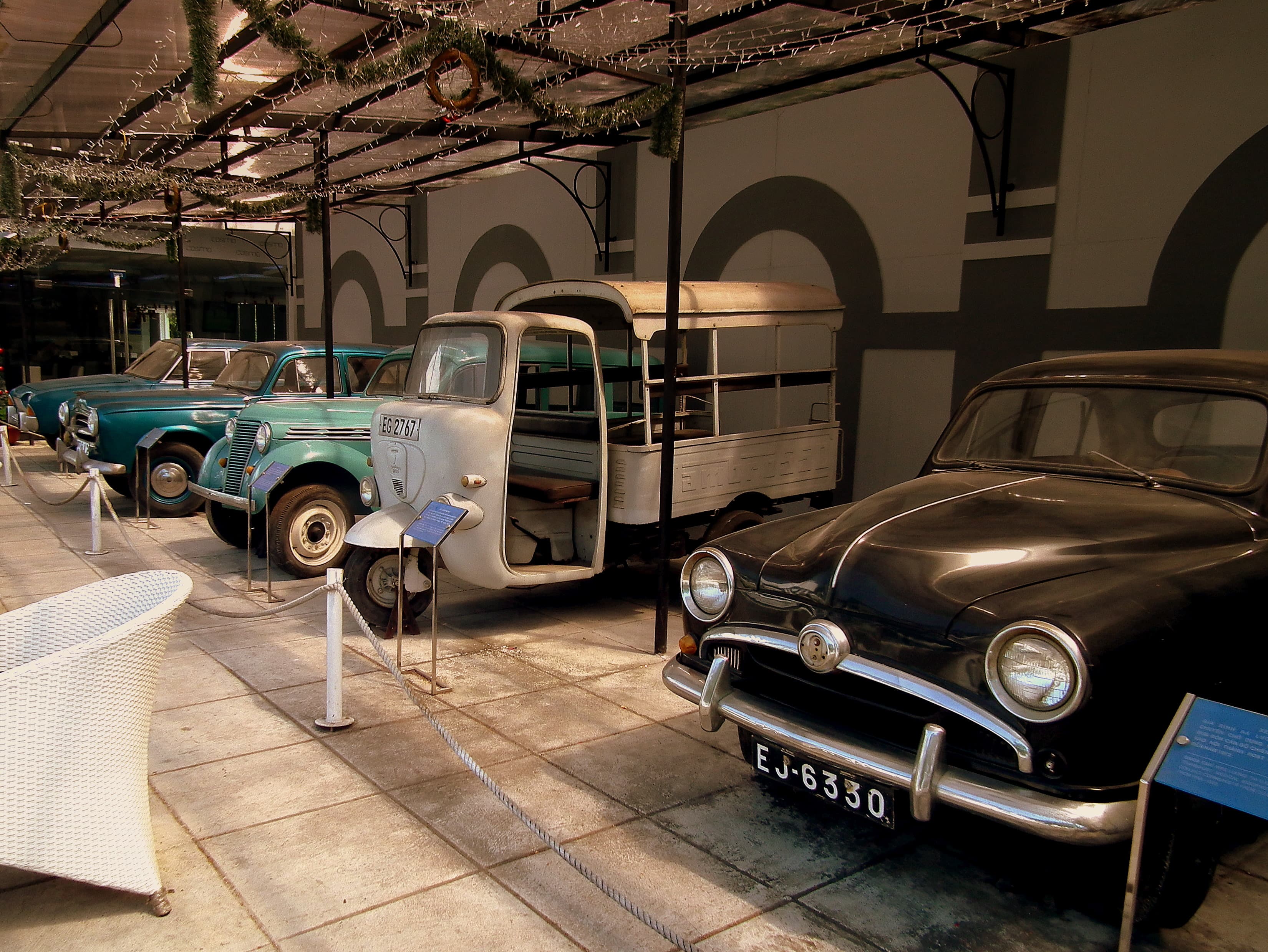 Vintage cars in MGR film city