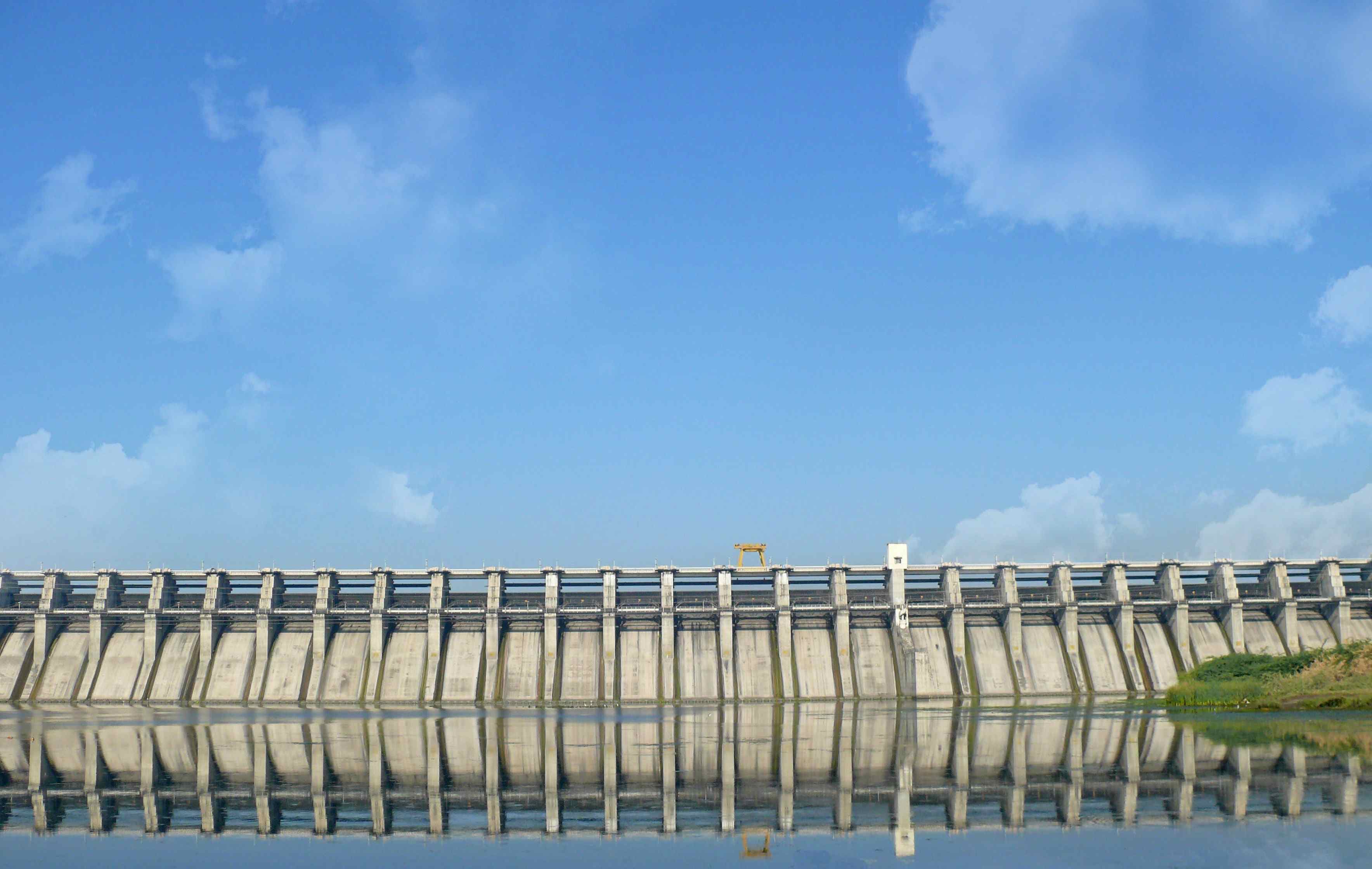 Front view of Jayakwadi Dam