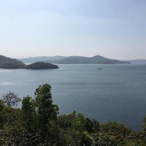 Scenic landscape around Linganamakki Dam