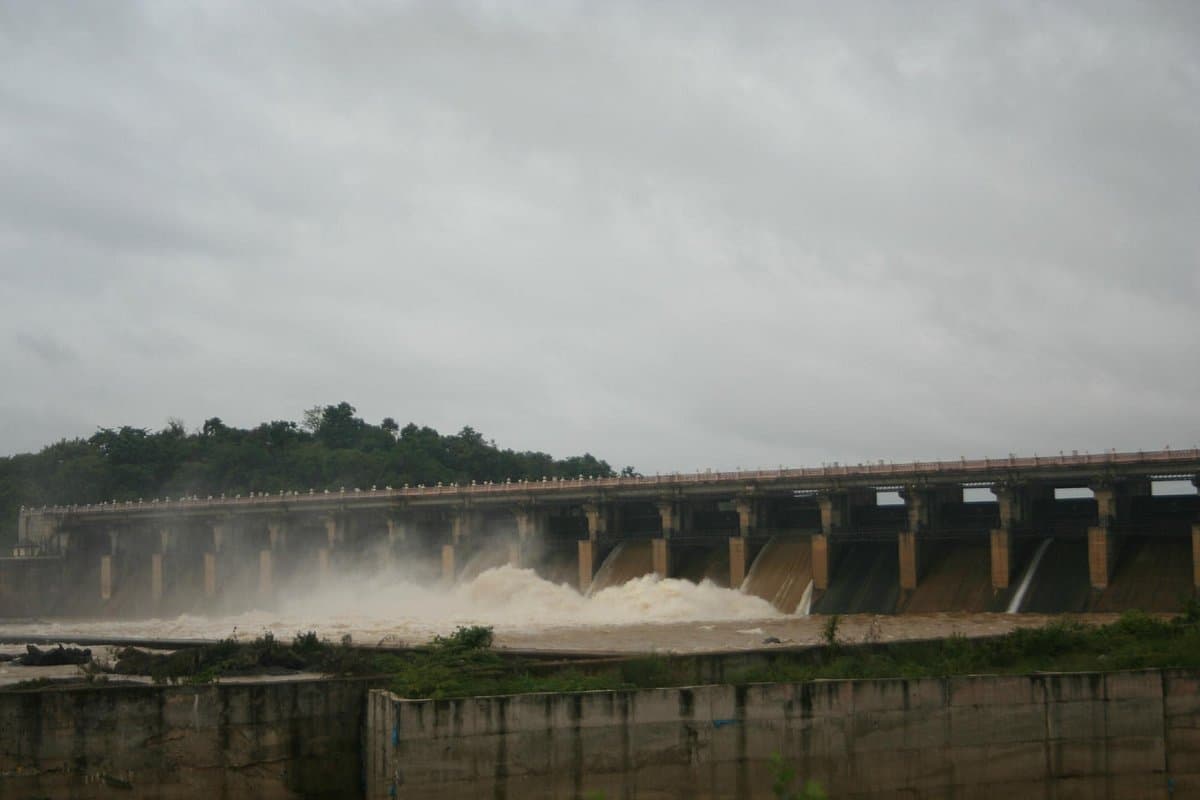 Beautiful view of the milky waters of Gajanur Dam