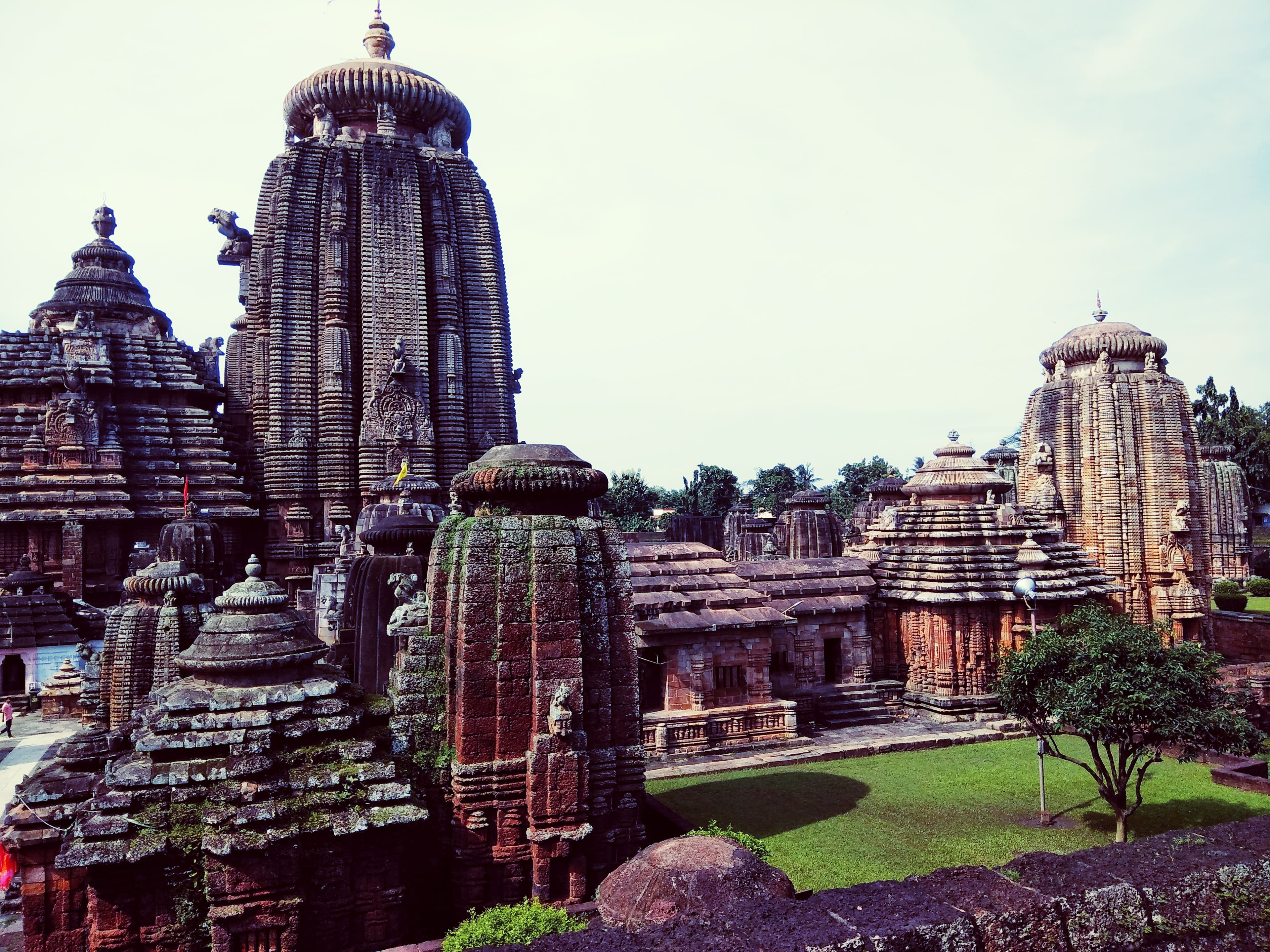 Closer view of Lingaraj Temple