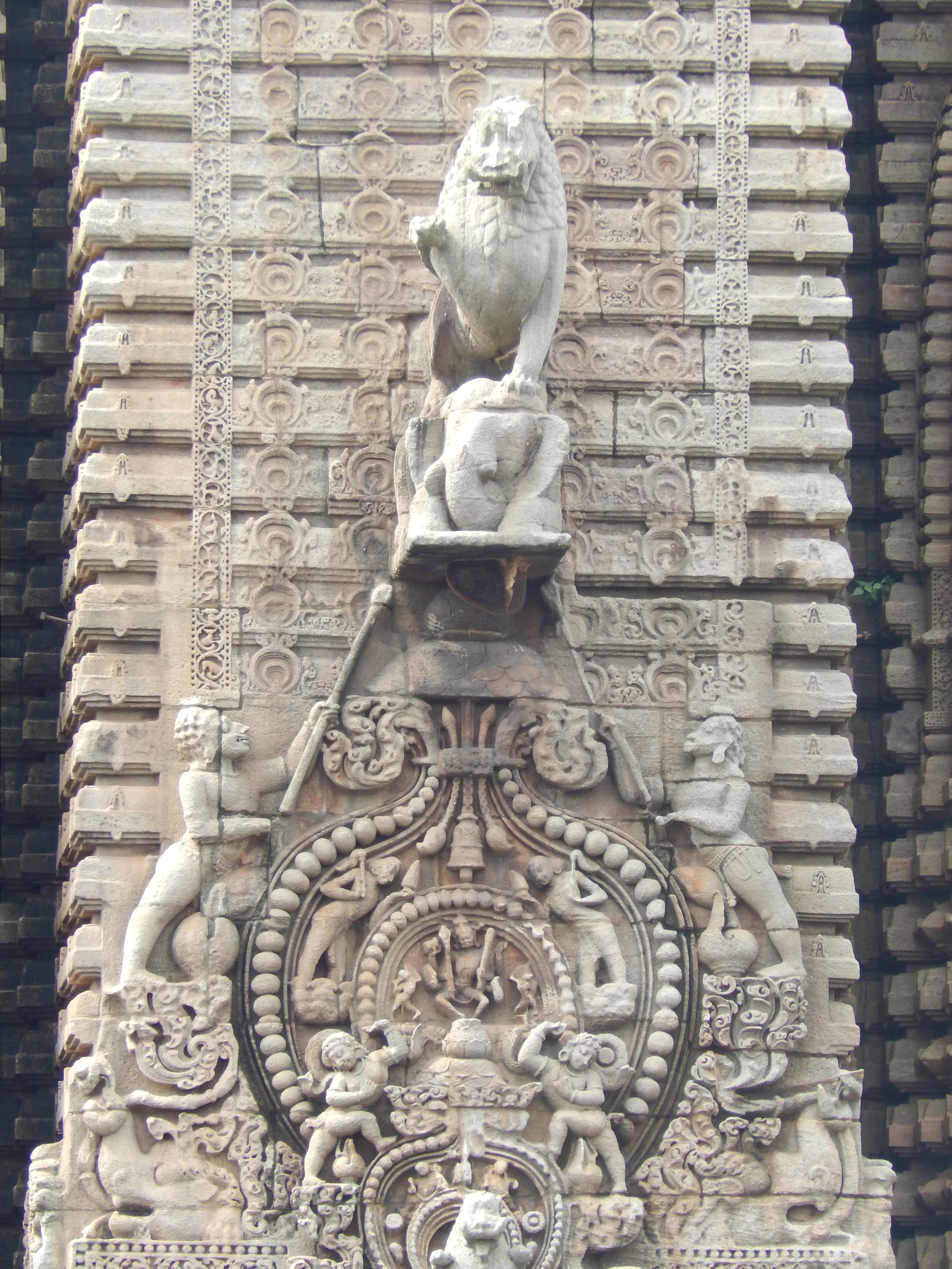 Stone carvings in Lingaraj Temple