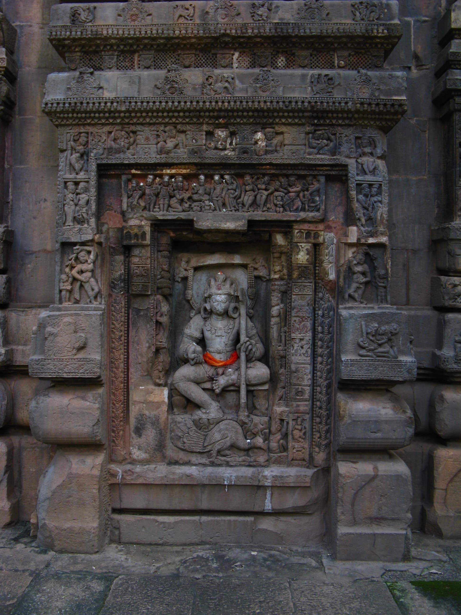 Shiva idol in Parasurameswara Temple