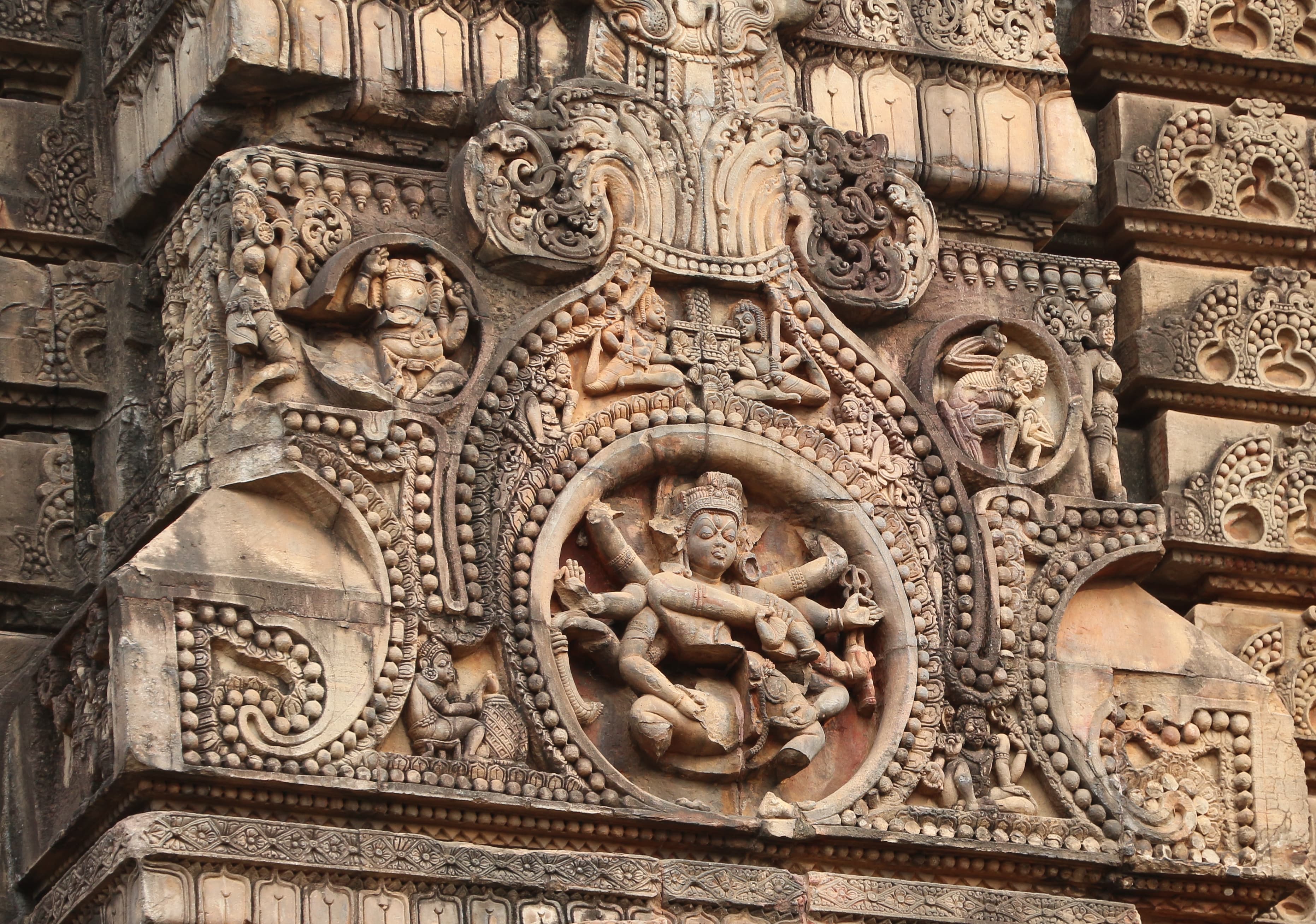 Entrance view of Nataraja carvings on walls of Parasurameswara Temple