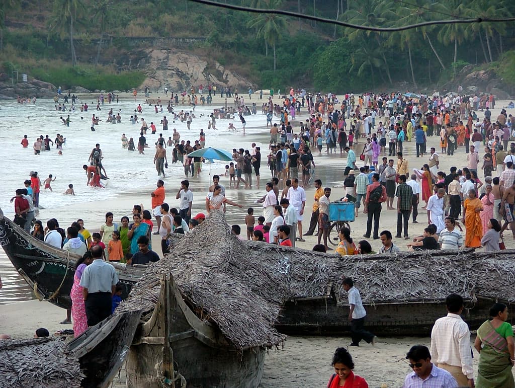 Hawah Beach crowded