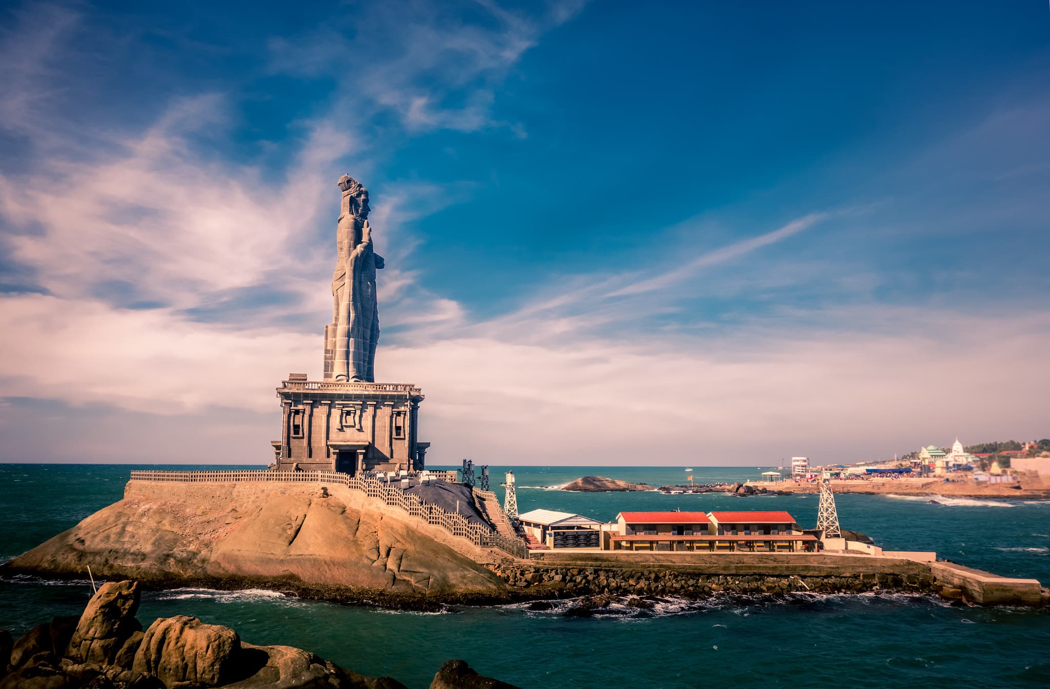 Distance view of Thiruvalluvar Statue