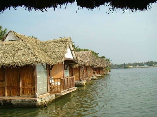 Beach huts at Poovar Island