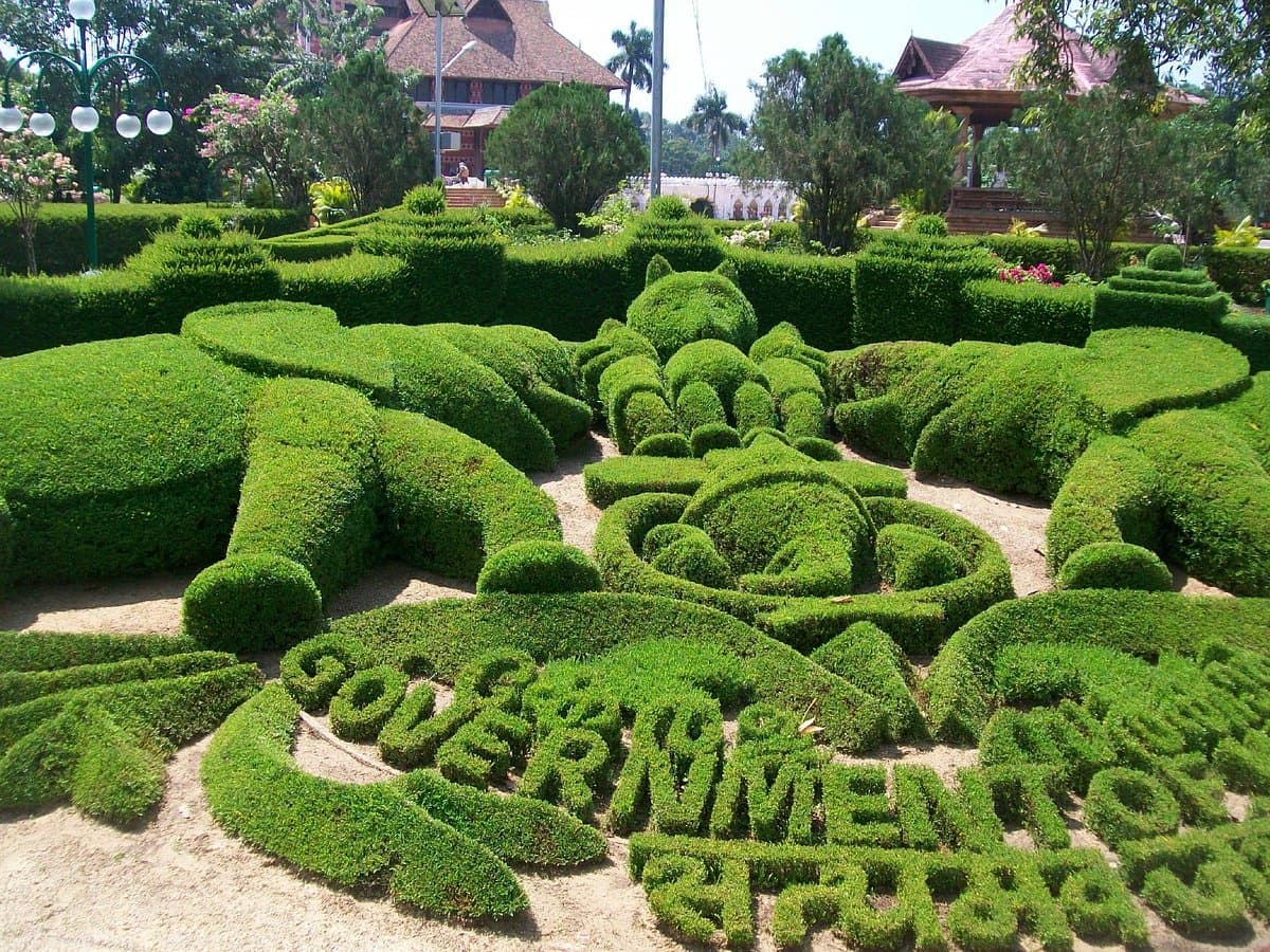 Scenic paths at Tiruvananthapuram Zoo