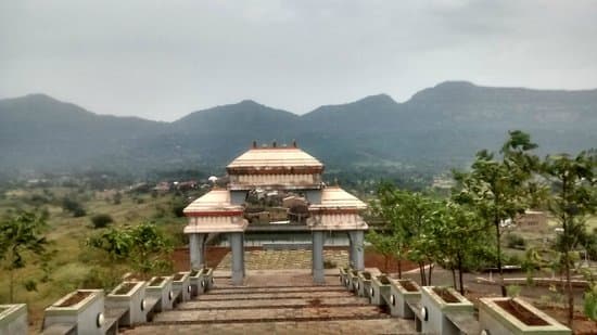 Serene setting of Chinmayanand Ashram in Mahabaleshwar