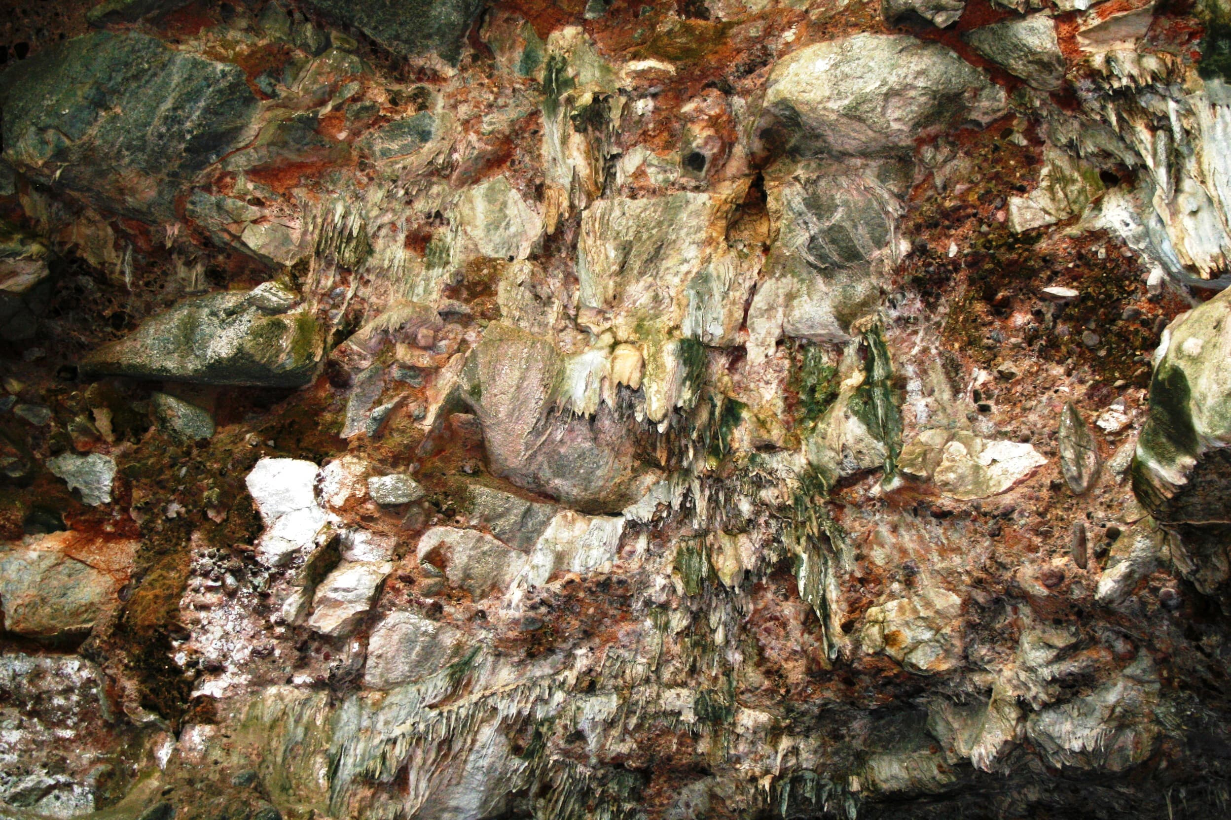 Closer look on the rocks of Borra caves