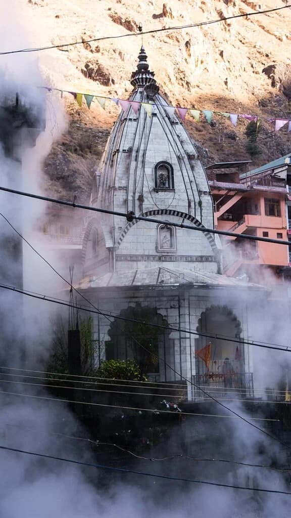 Closer look of Shiv Mandir - Manikaran