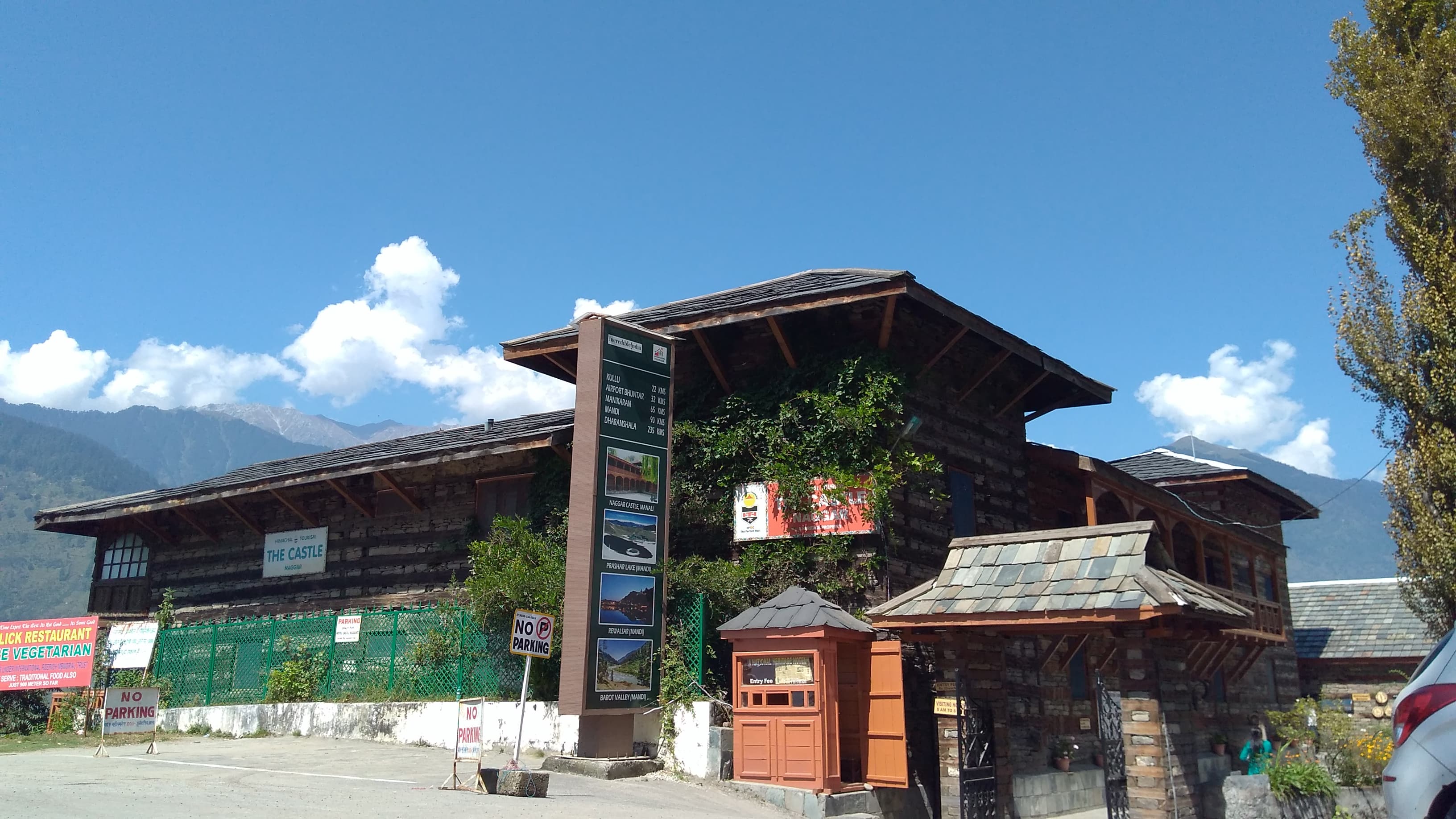 Cafes in Naggar Village