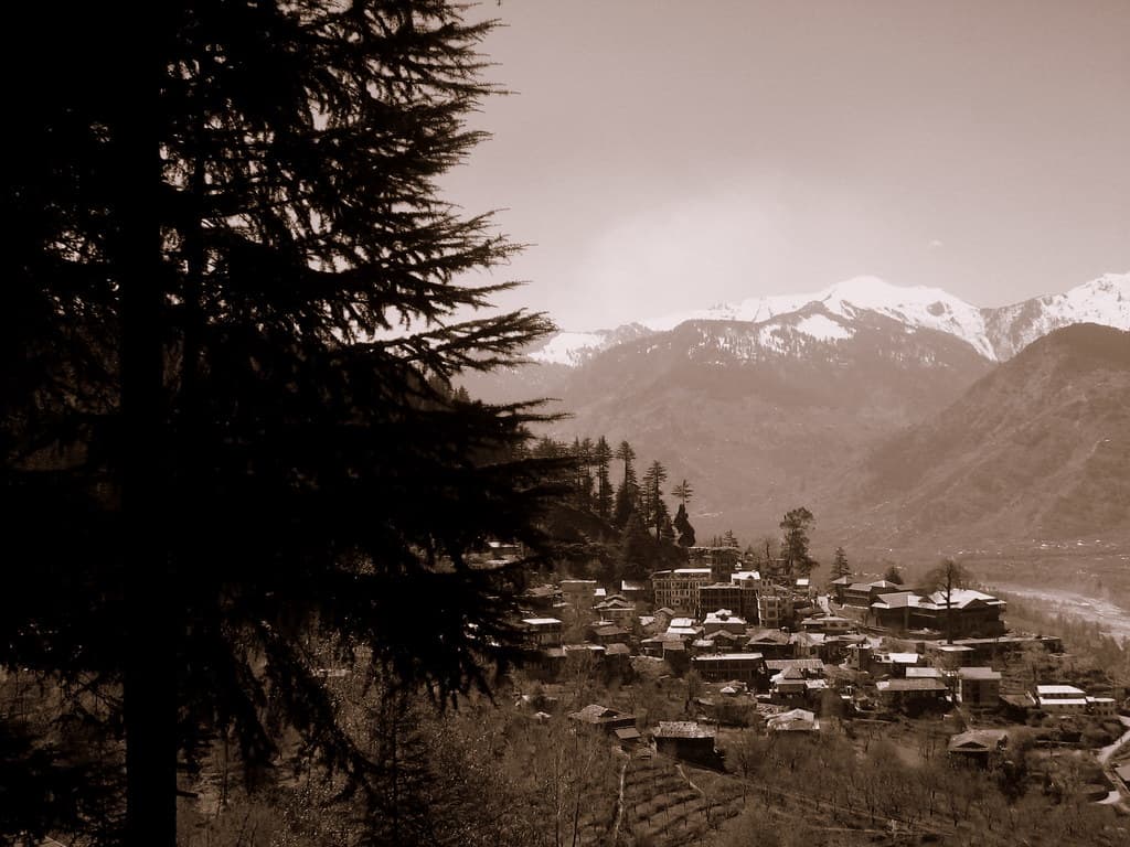 Vintage view of Naggar Village